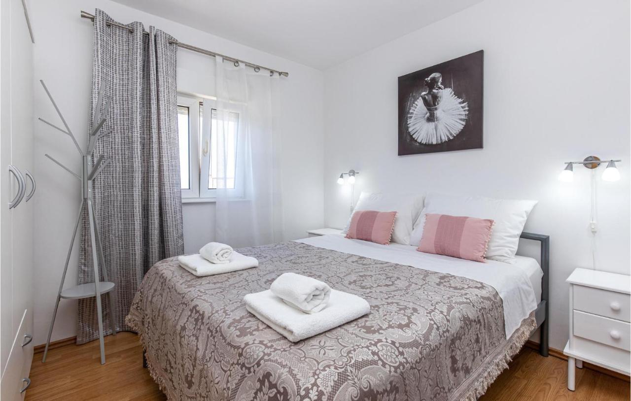 Amazing Apartment In Kostrena With 1 Bedrooms And Wifi מראה חיצוני תמונה