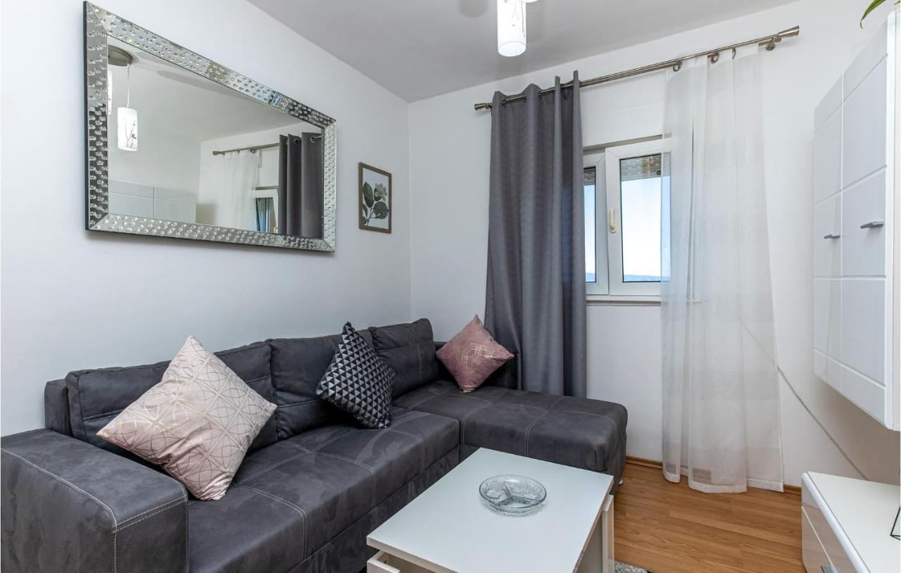 Amazing Apartment In Kostrena With 1 Bedrooms And Wifi מראה חיצוני תמונה